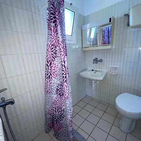 Andreas Apartment Svoronata